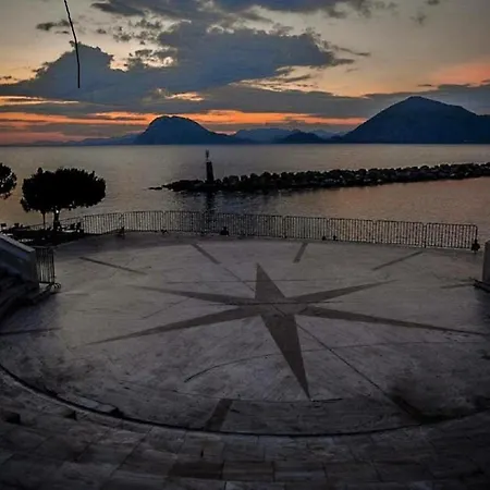 In - Independent For 2 People Apartment Patras