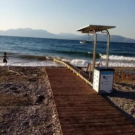 In - Independent For 2 People Patras