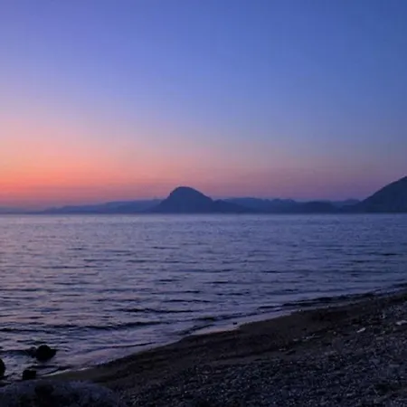 In - Independent For 2 People Apartment Patras